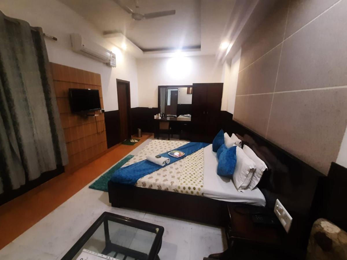 Kartikay Hotel Hisār Exterior foto