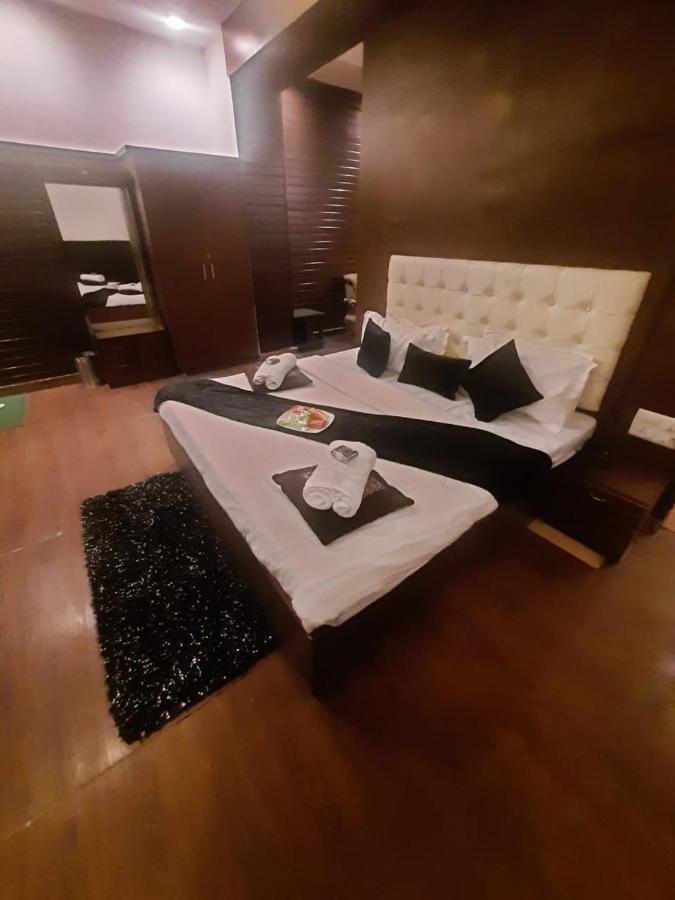 Kartikay Hotel Hisār Exterior foto