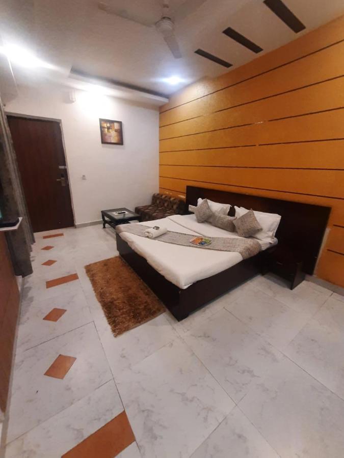 Kartikay Hotel Hisār Exterior foto